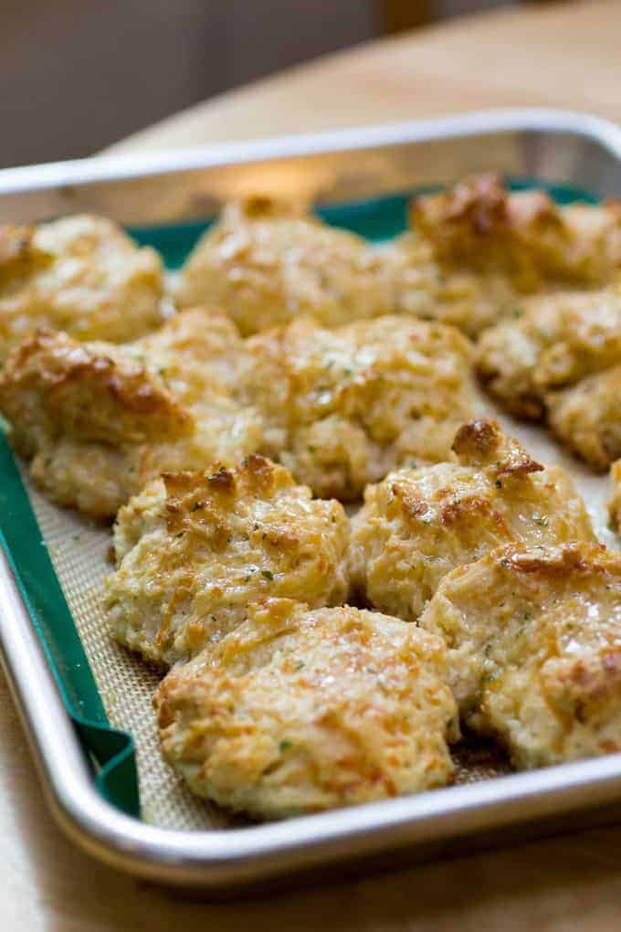 Cheddar Bay Biscuits – Black Tie Kitchen