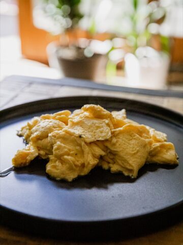 Fluffy Blackstone Scrambled Eggs